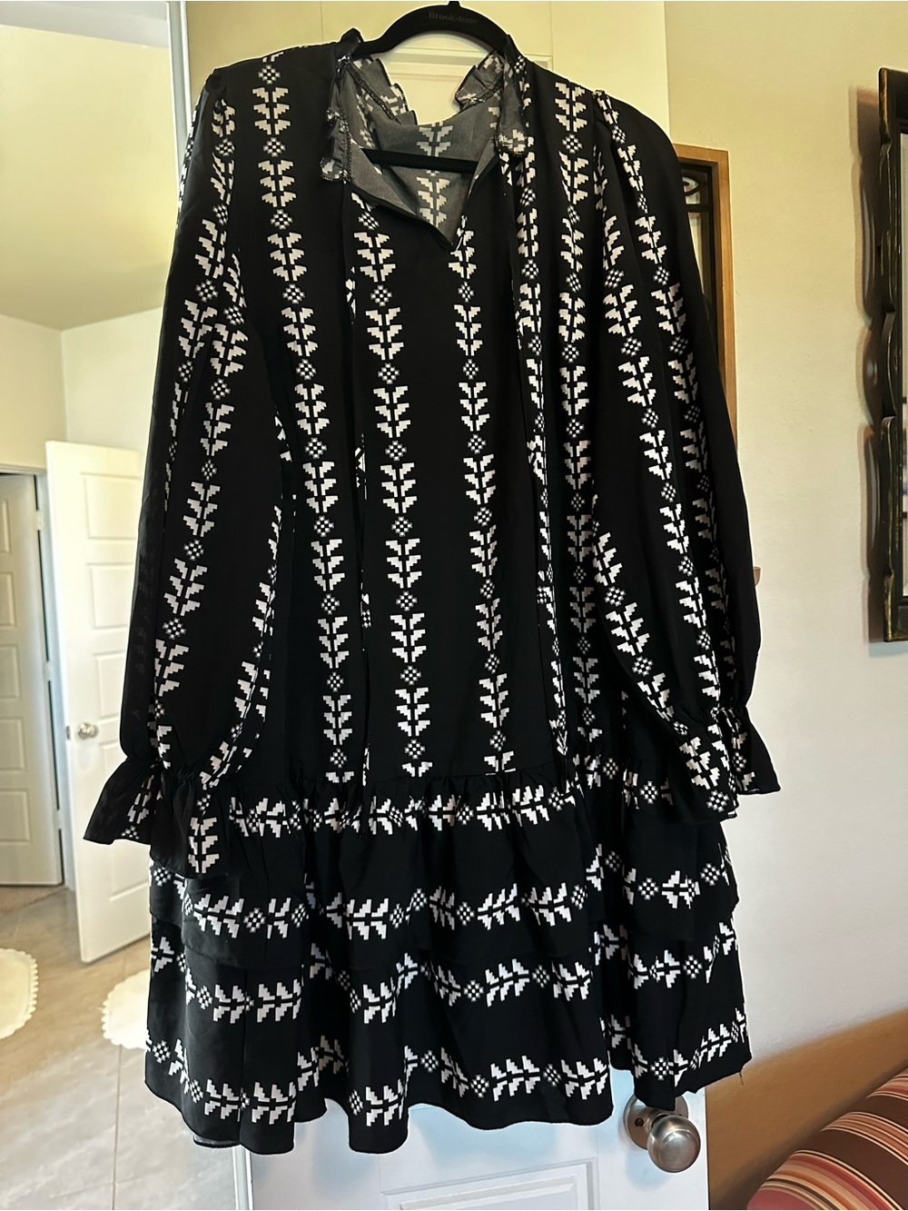 Black & White Floral Print Tiered Long Sleeve Dress